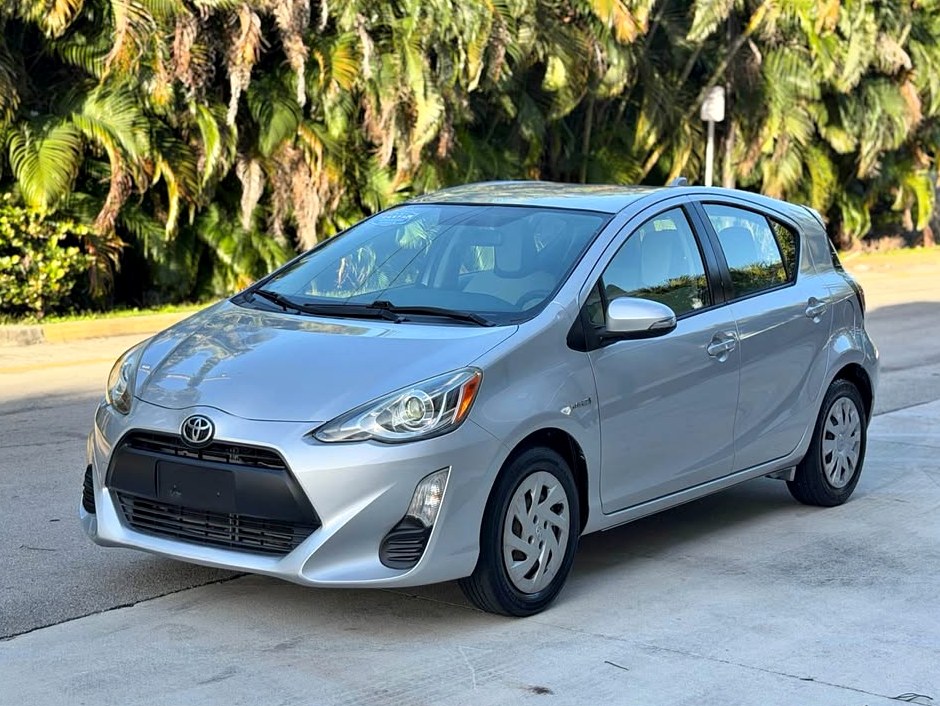 2016 Toyota Prius c Four