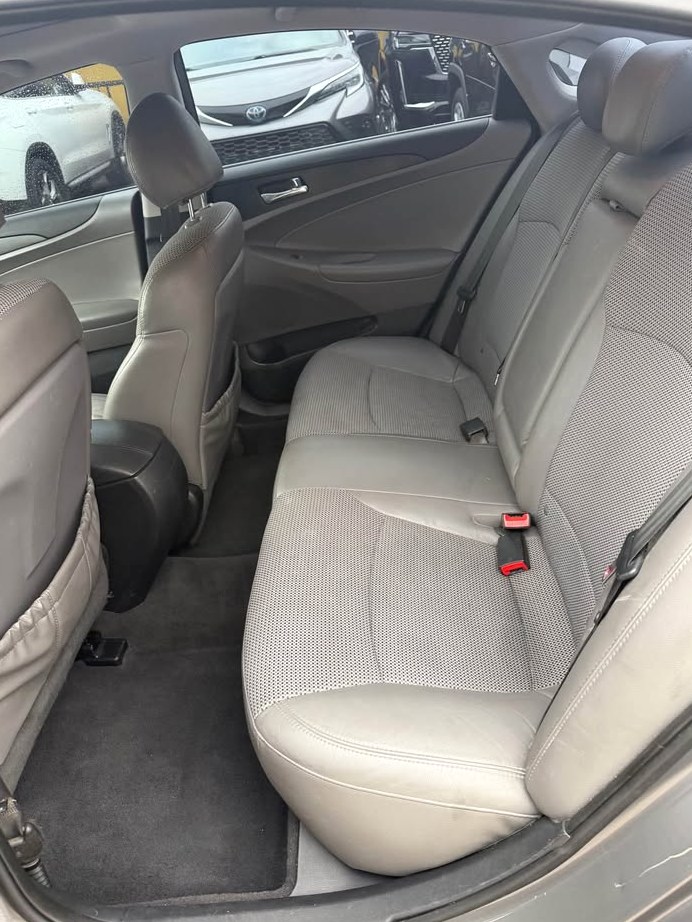 2012 Hyundai Sonata LX Sedan