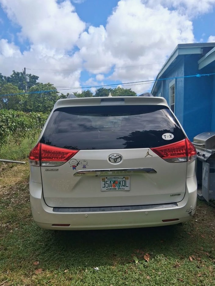2012 Toyota Sienna Limited Van
