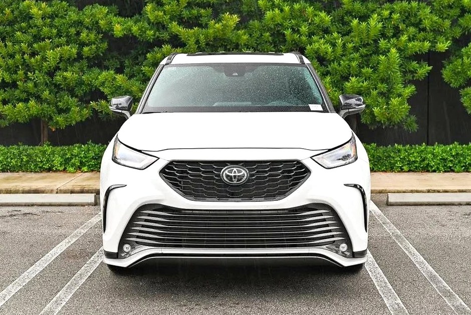 2024 Toyota Highlander xse 3