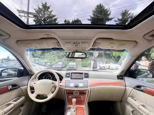 2010 Infiniti M35 sport