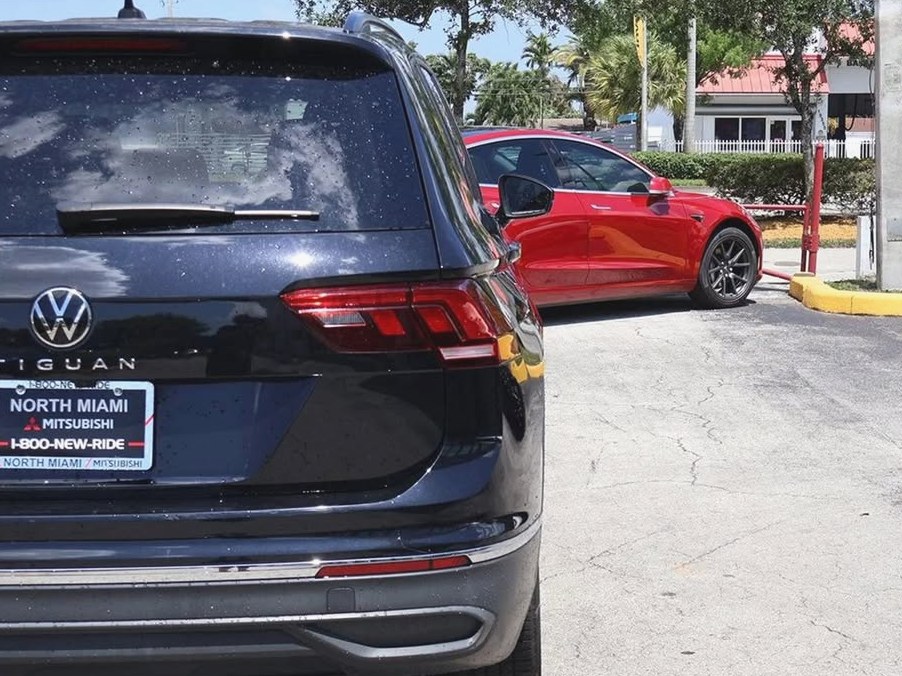 2024 Volkswagen Tiguan black #58310