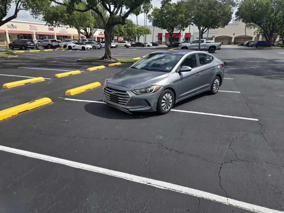 2018 Hyundai Elantra GLS Sedan