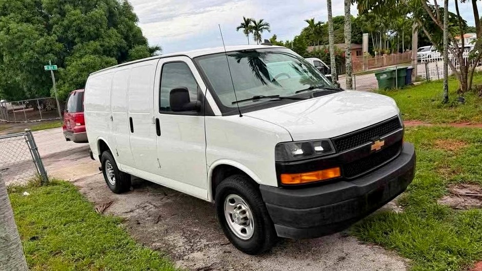 2020 Chevrolet Express 2500 cargo