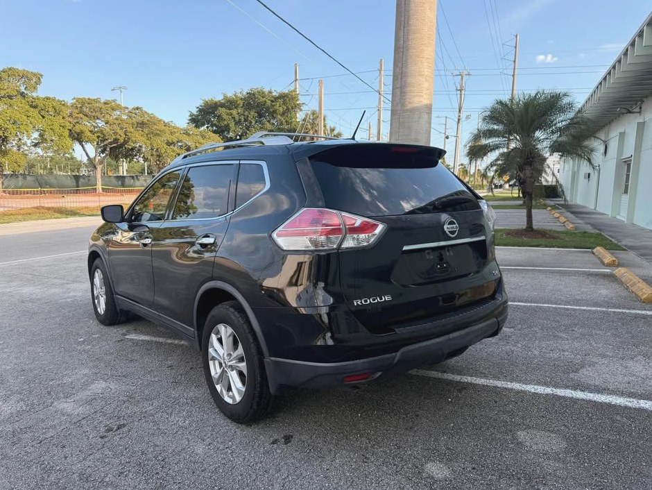 2015 Nissan Rogue SV (
