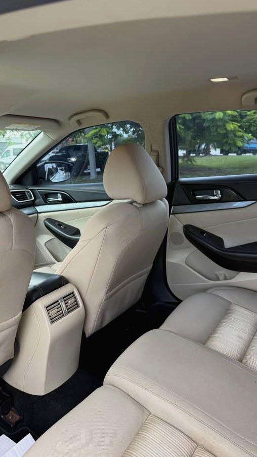 2016 Nissan Maxima SV Sedan