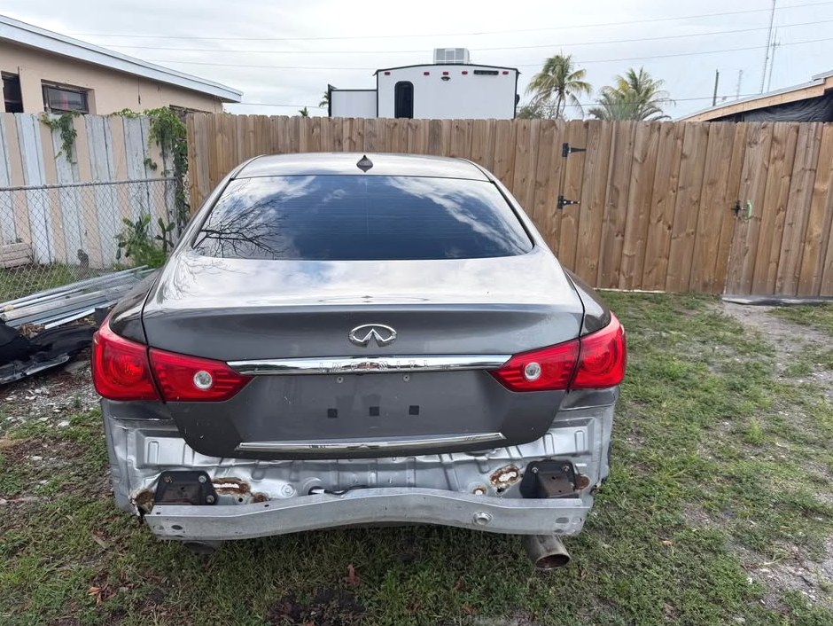2015 Infiniti Q50 3.7 Sedan