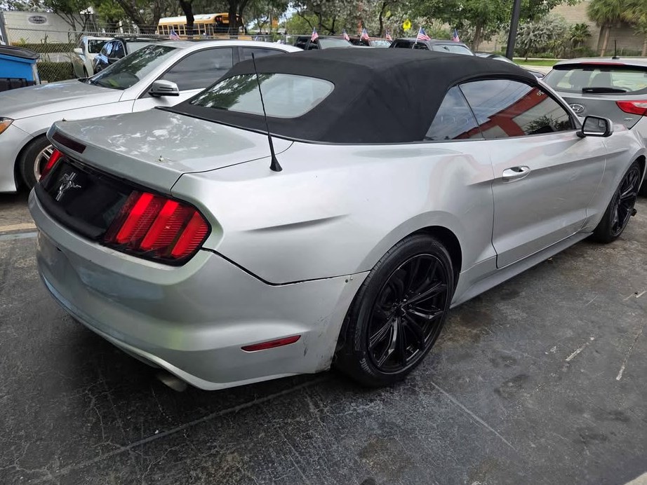 2016 Ford Mustang Convertible 2D