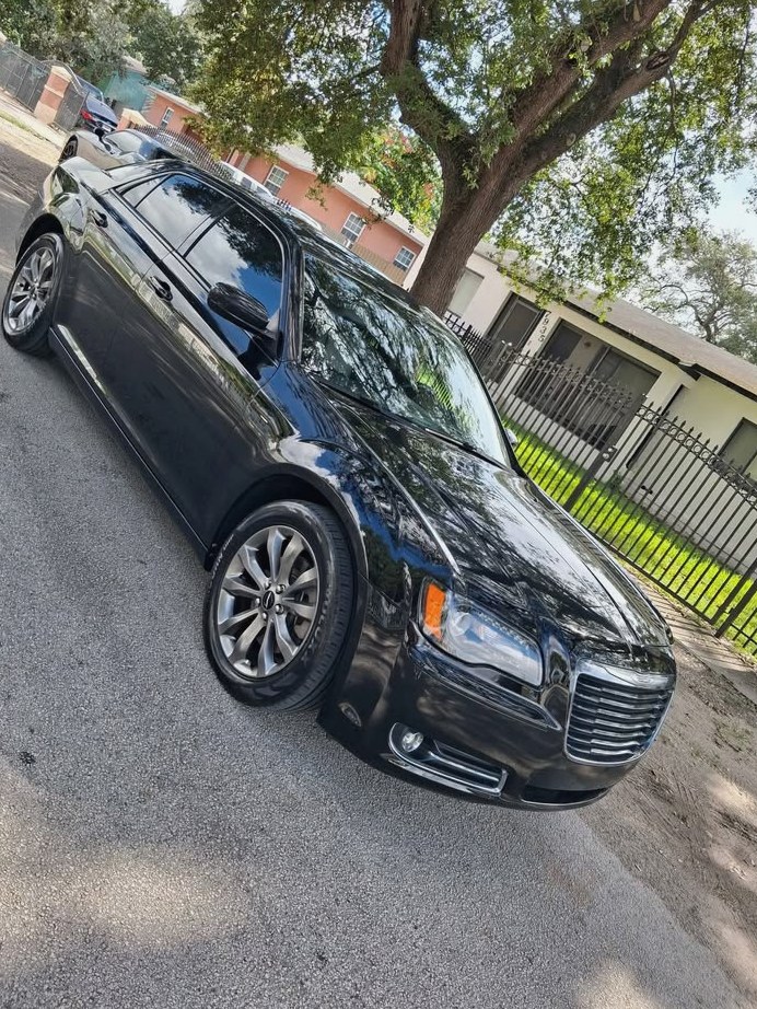 2014 Chrysler 300 Limited Sedan