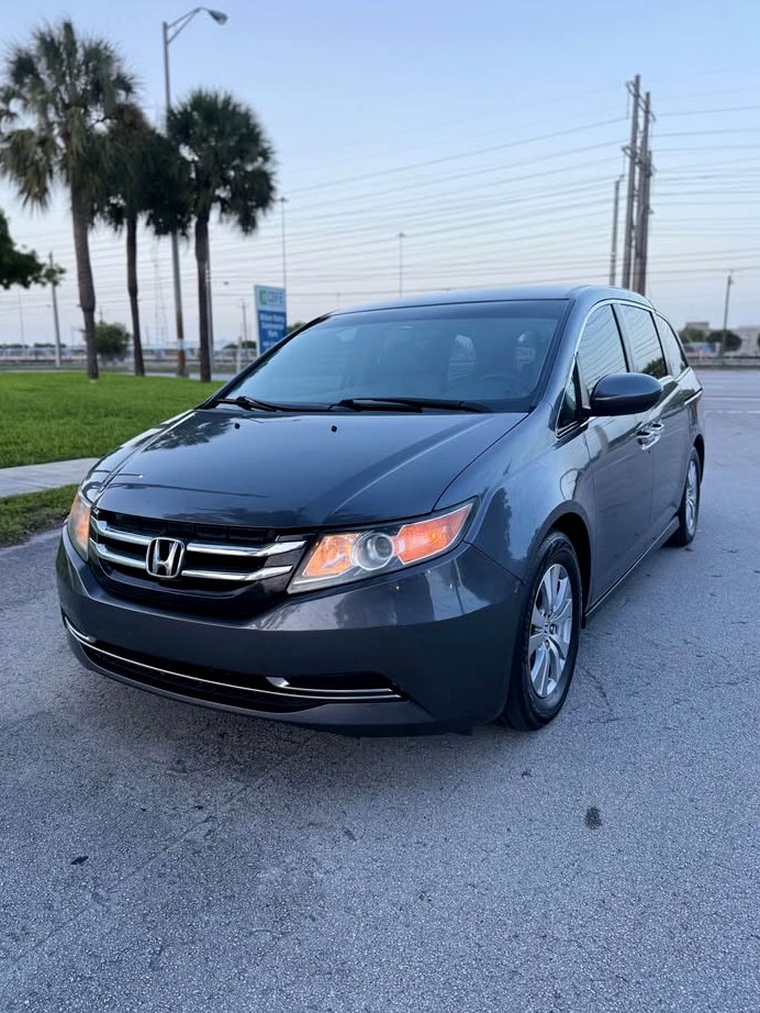 2016 Honda Odyssey SE Minivan