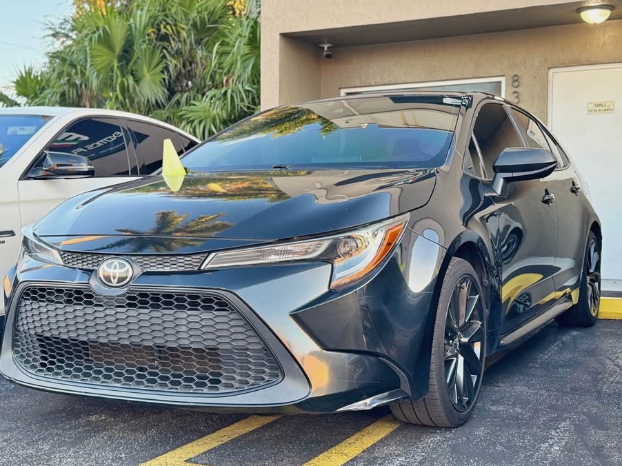 2020 Toyota Corolla LE Sedan