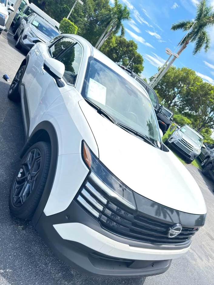 2025 Nissan Kicks S Sport