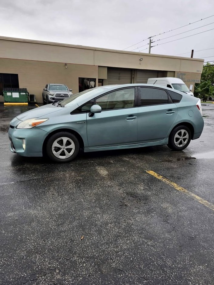 2015 Toyota Prius Five Hatchback