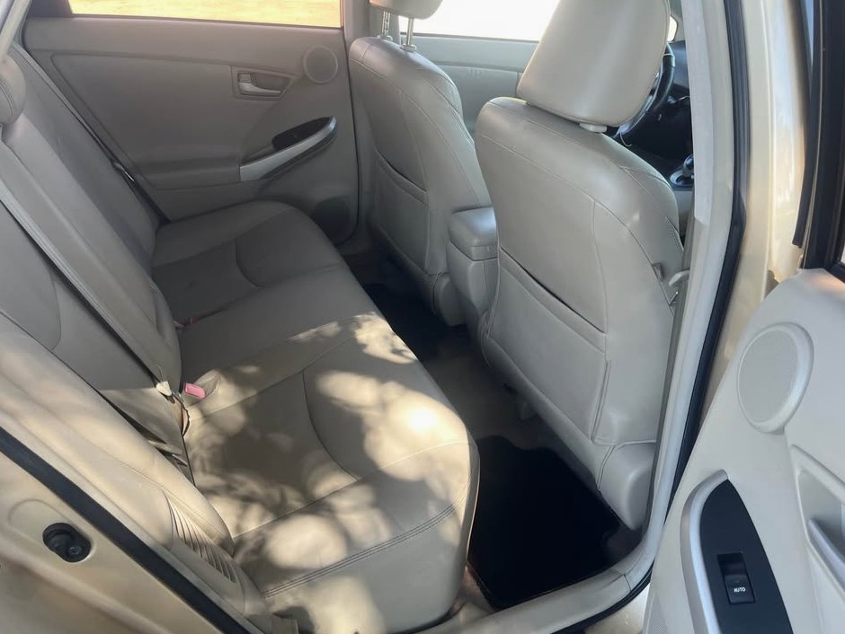 2010 Toyota Prius Hatchback 4D