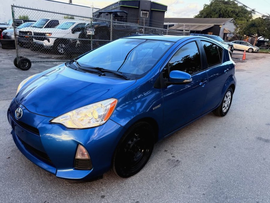 2014 Toyota Prius c Four