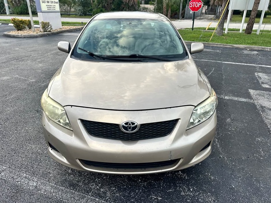 2010 Toyota Corolla LE Sedan