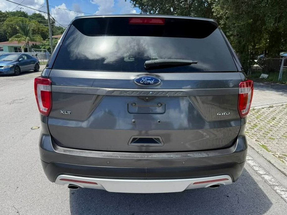 2016 Ford Explorer