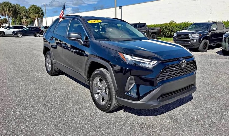 2025 Toyota Rav4 XLE