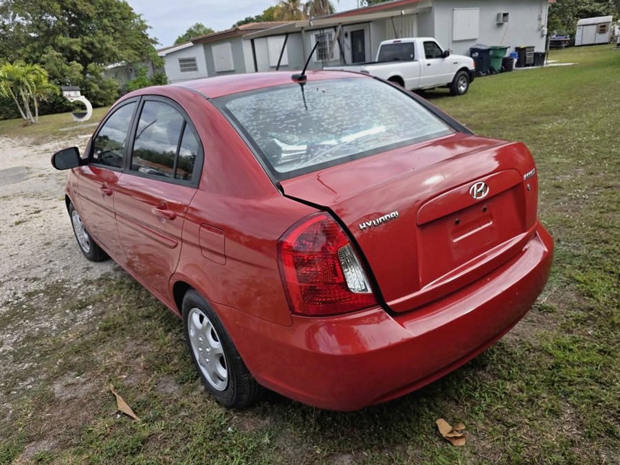 2011 Hyundai Accent GL Sedan
