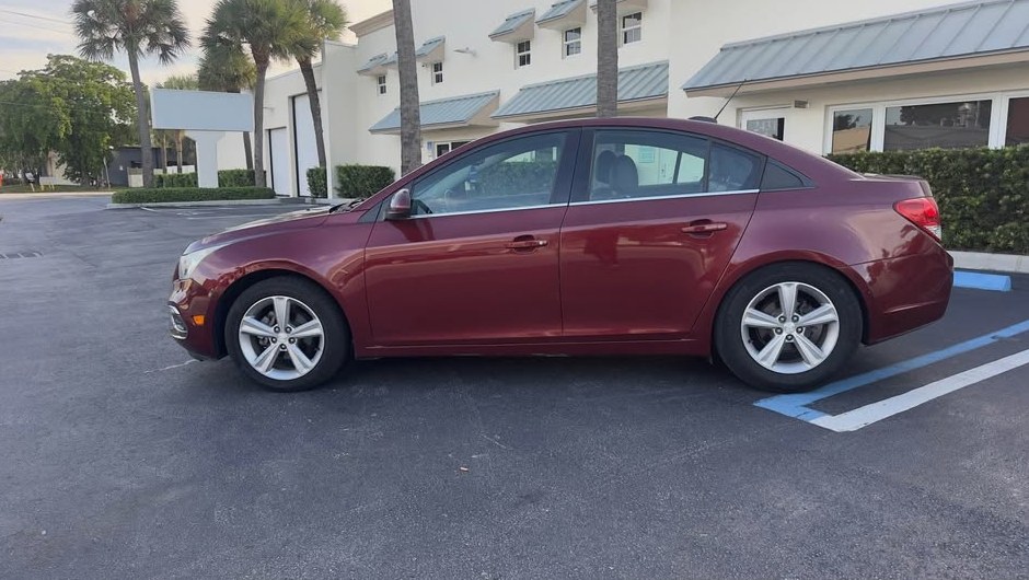 2015 Chevrolet Cruze LS Sedan