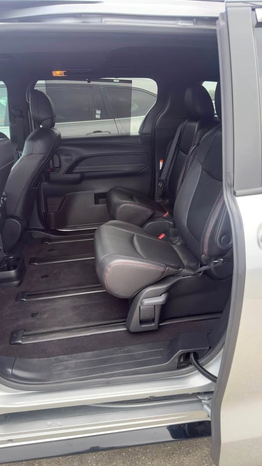 2024 Toyota Sienna LE Minivan