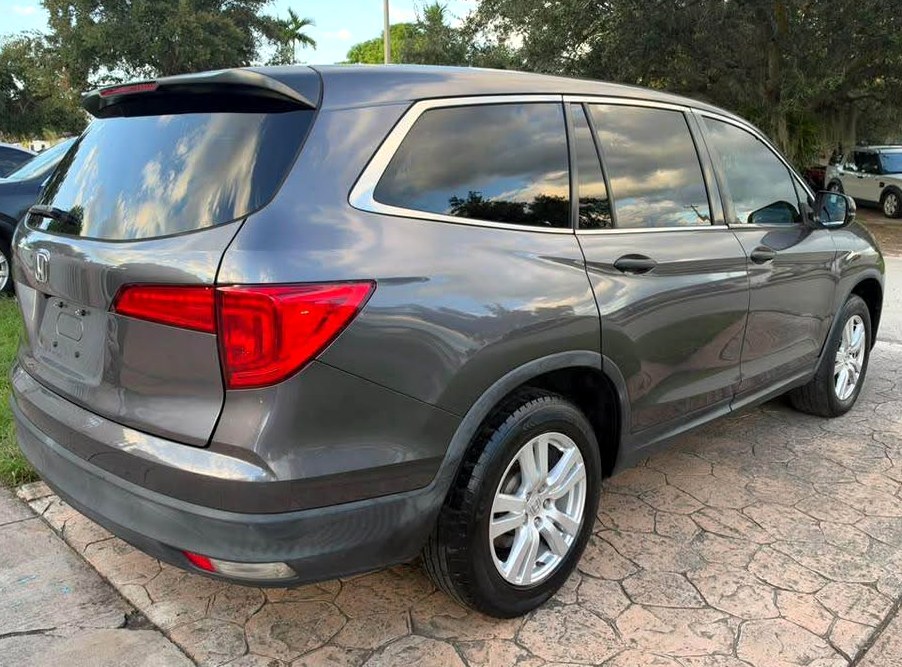 2018 Honda Pilot LX Sport