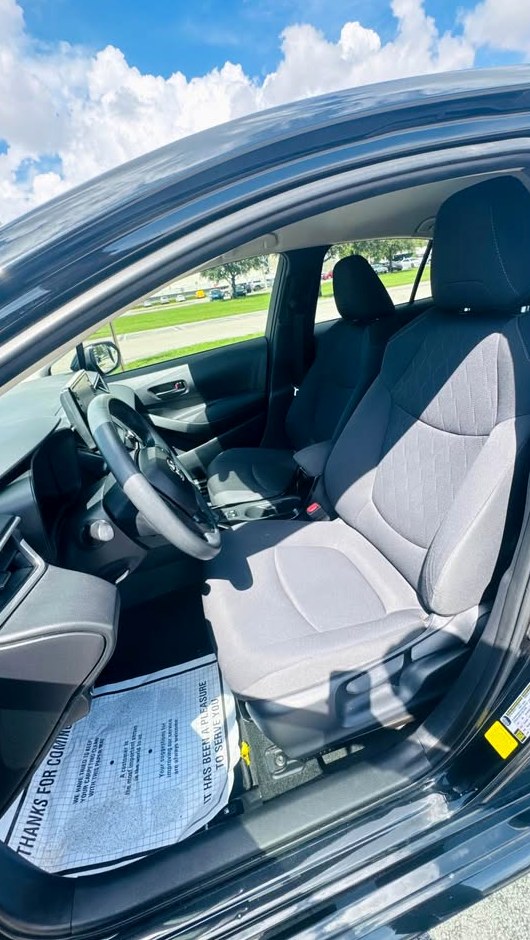2022 Toyota Corolla LE Sedan