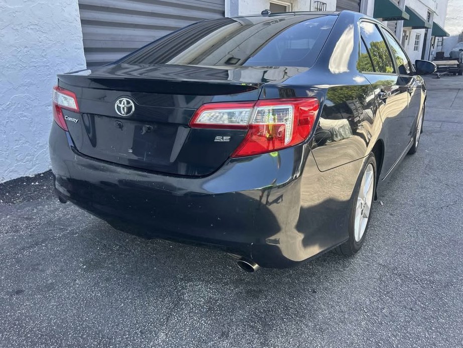 2012 Toyota Camry SE Sedan