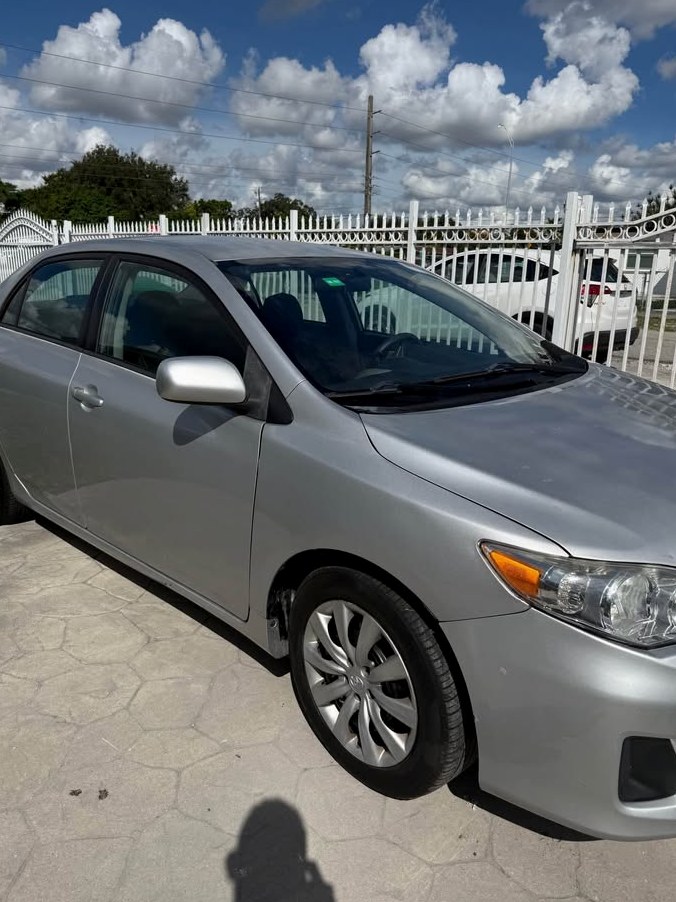 2012 Toyota Corolla LE Sedan