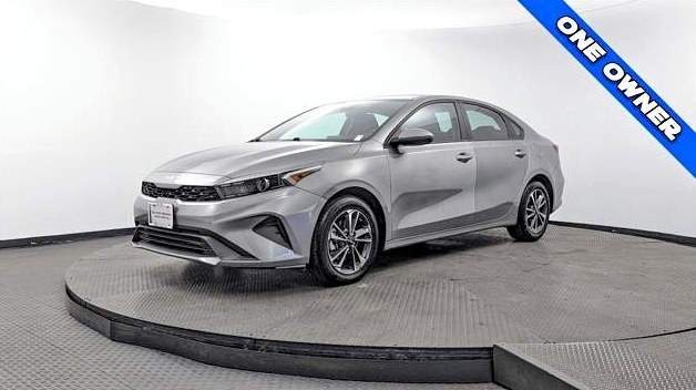 2024 Kia Forte lxs-