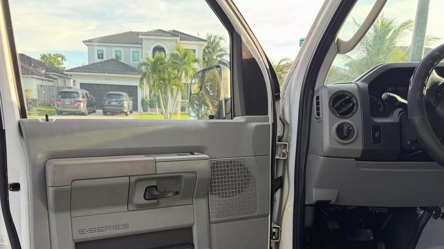 2012 Ford E150 cargo