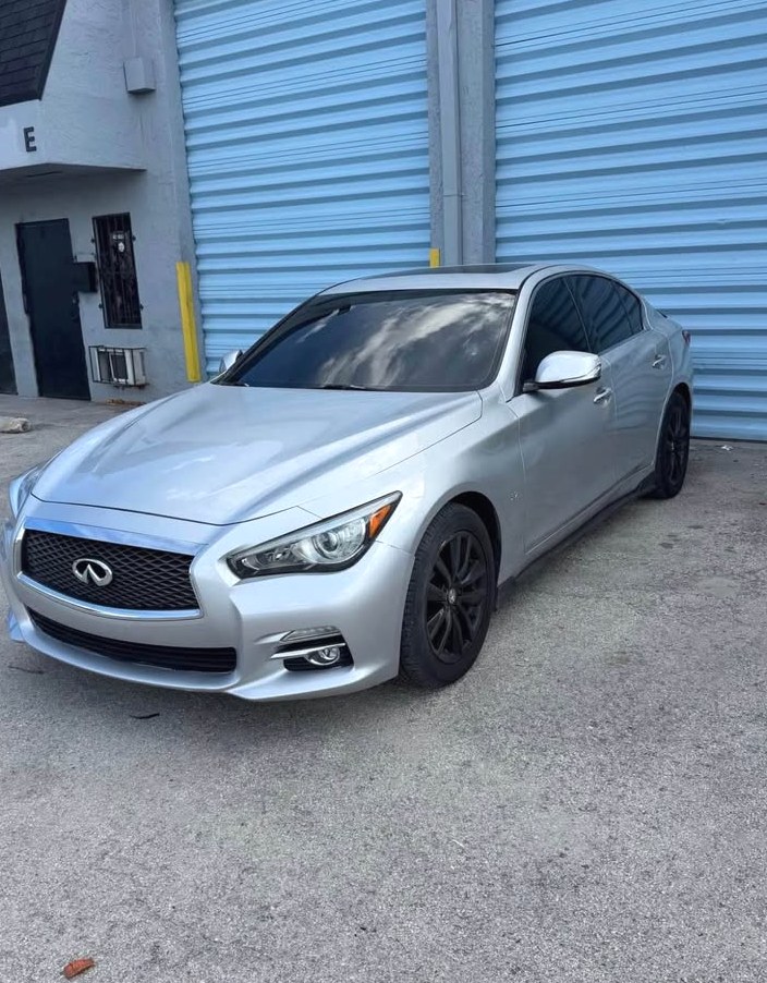 2015 Infiniti Q50 2.0t Sedan