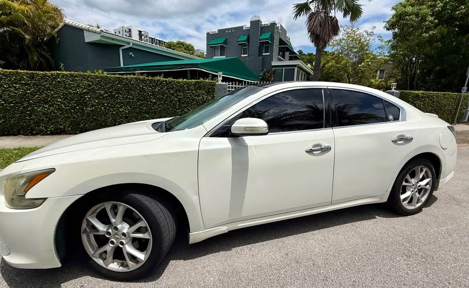 2013 Nissan Maxima SV Sedan