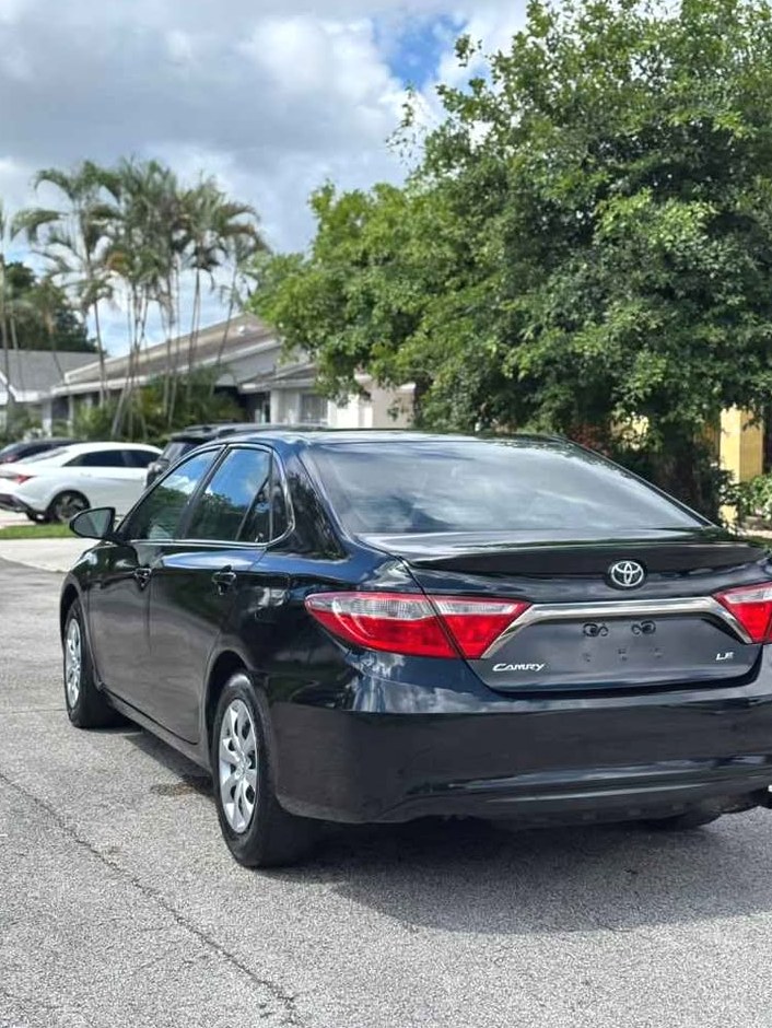 2017 Toyota Camry LE Sedan
