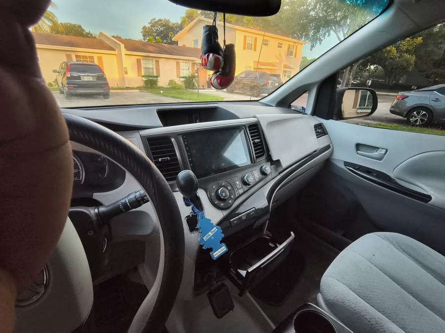 2011 Toyota Sienna LE Minivan
