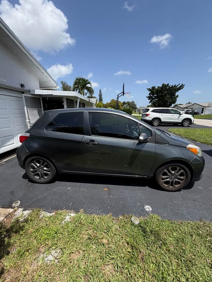 2013 Toyota Yaris Hatchback 2D