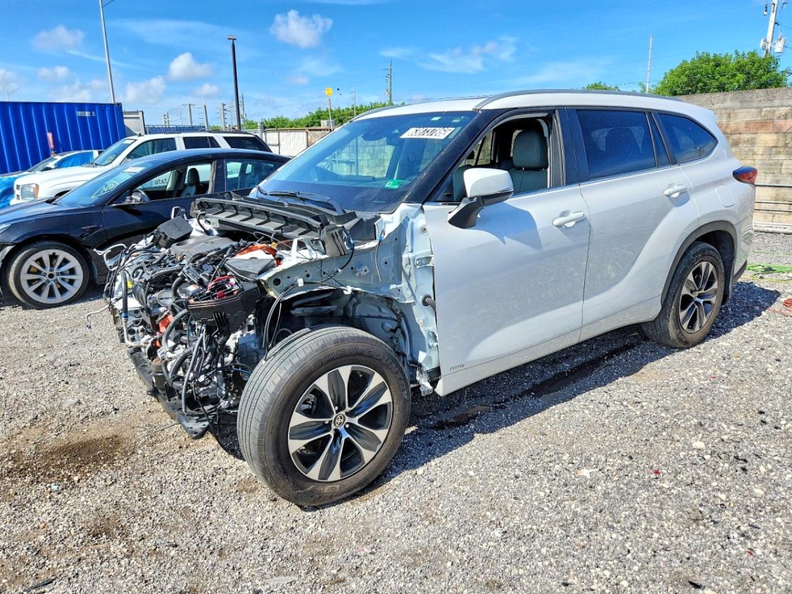 2025 Toyota Highlander Hybrid