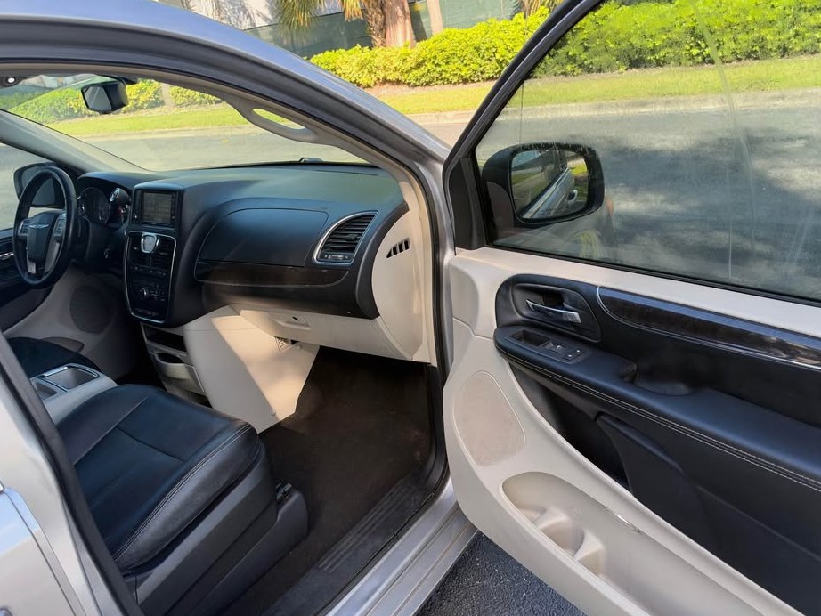 2016 Chrysler Town & country