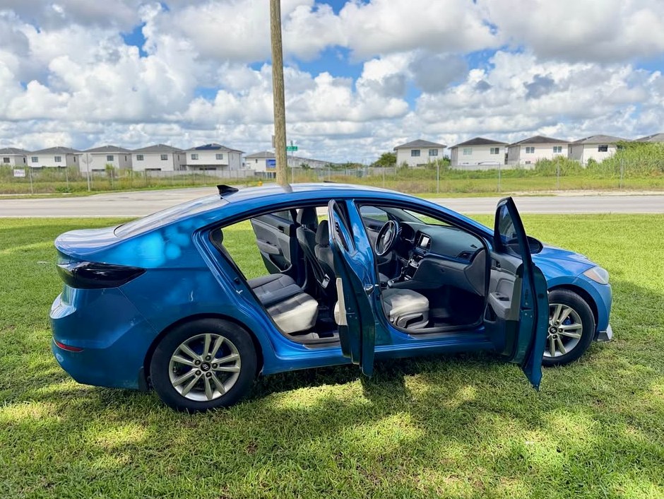 2017 Hyundai Elantra SE Sedan