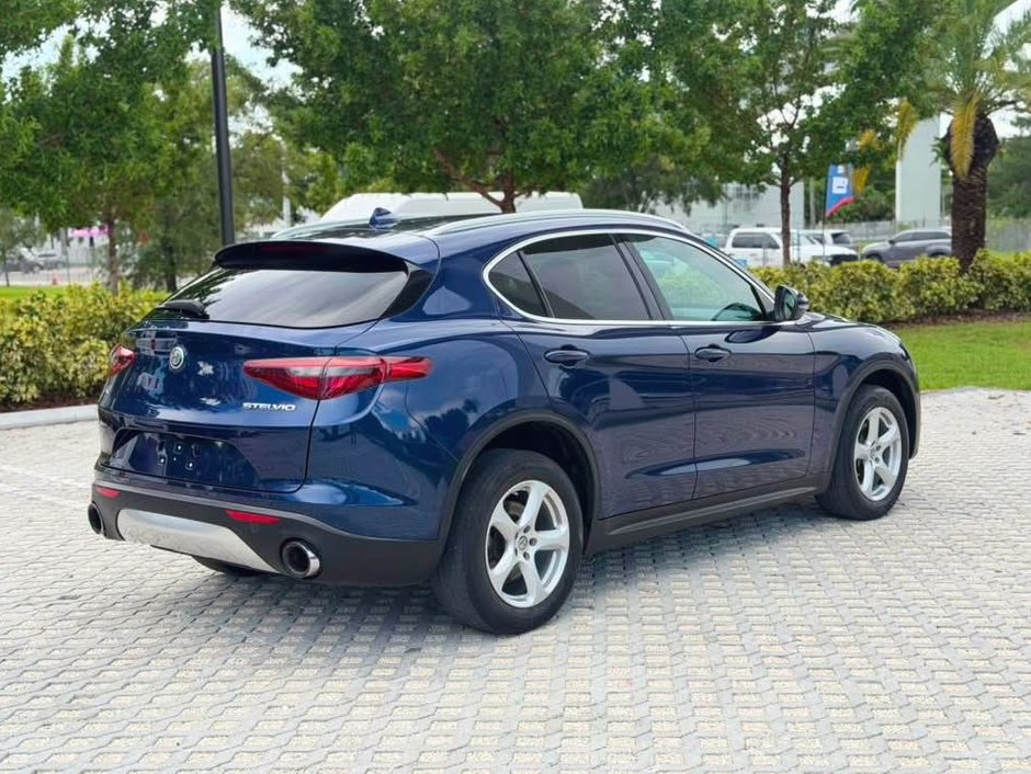 2018 Alfa Romeo 2070821889637770 stelvio