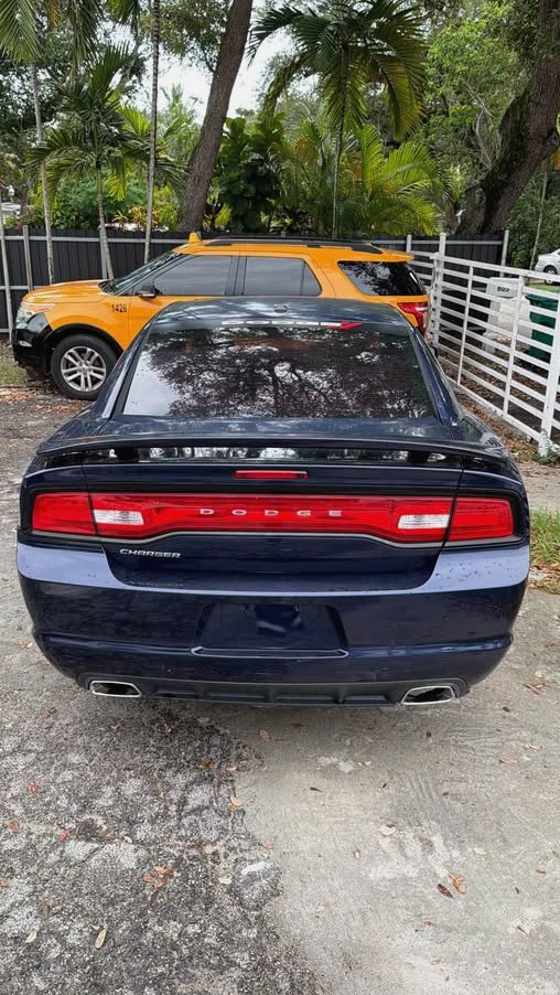 2014 Dodge Charger SE Sedan