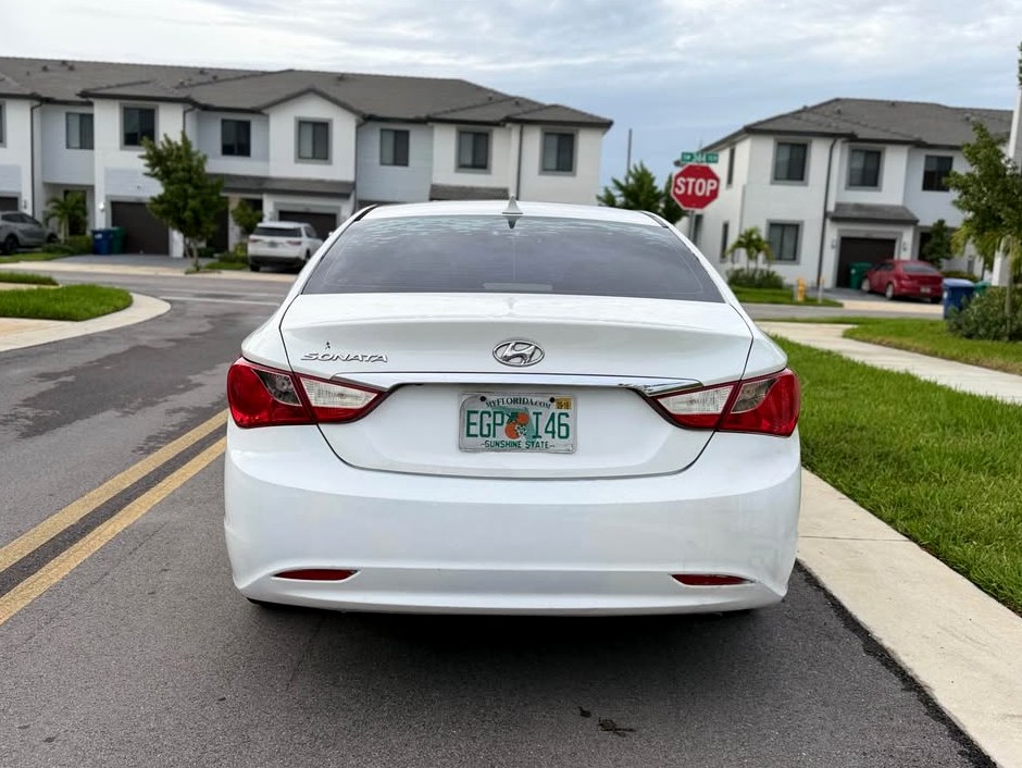 2012 Hyundai Sonata Sedan 4D