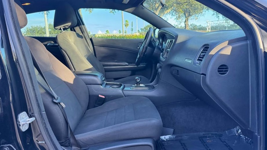 2012 Dodge Charger SE Sedan