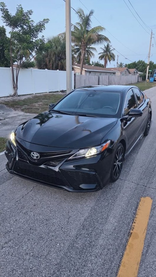 2021 Toyota Camry se