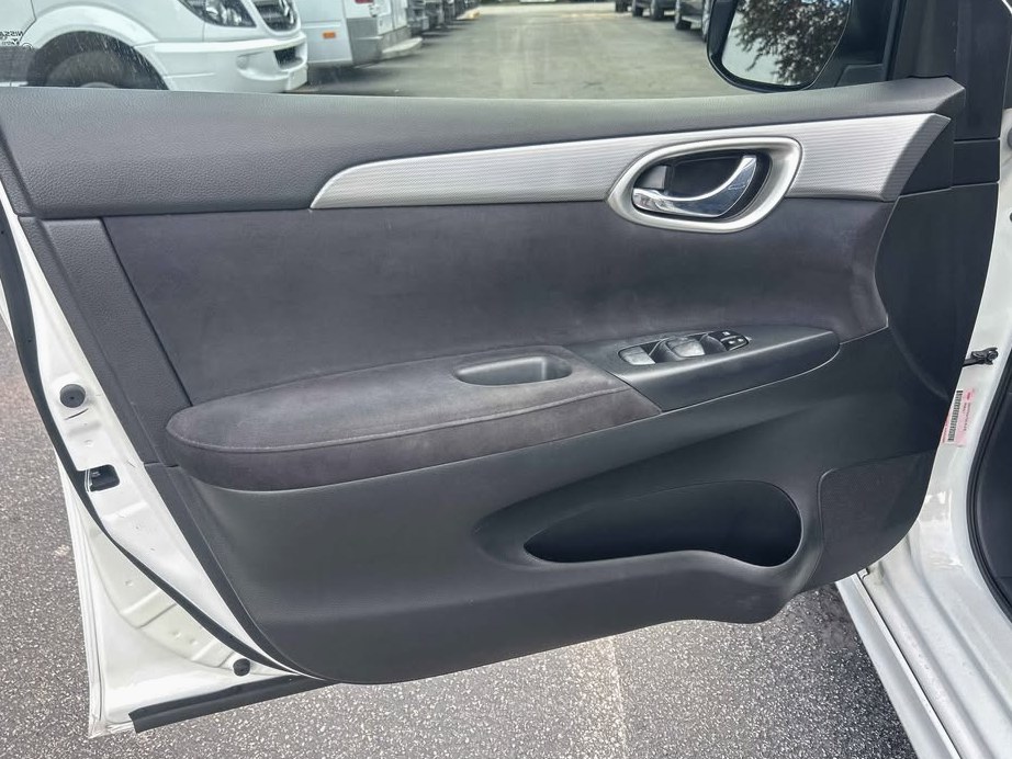 2013 Nissan Sentra SR Sedan