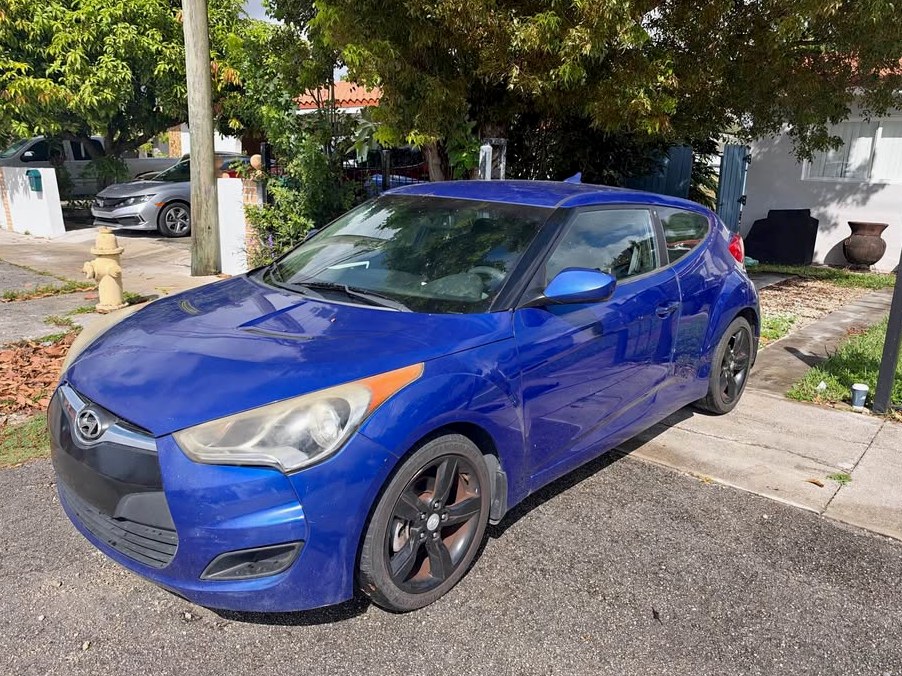 2013 Hyundai Veloster Coupe 3D