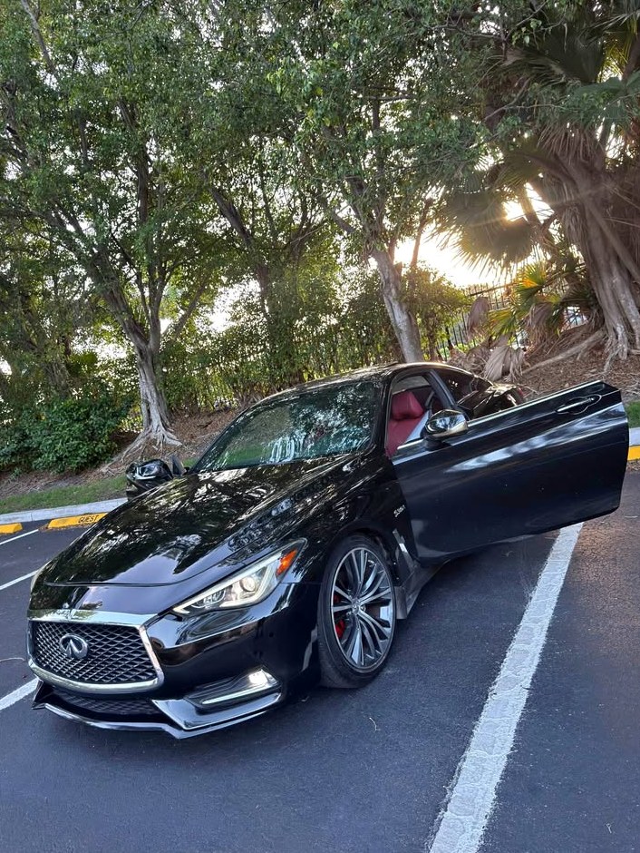 2018 Infiniti Q60 Red Sport