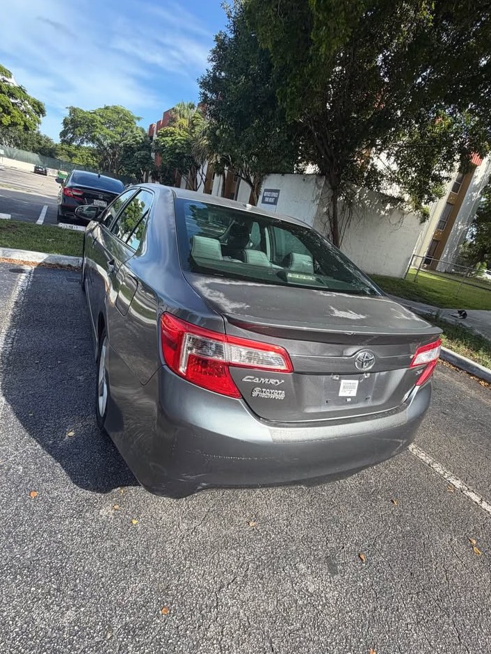 2013 Toyota Camry SE Sedan
