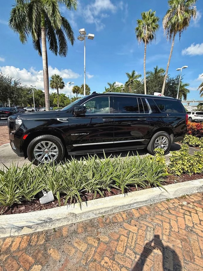 2024 GMC Yukon denali Sport