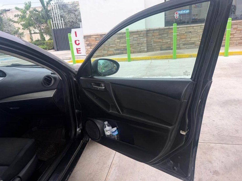 2014 Mazda 3 Preferred Sedan